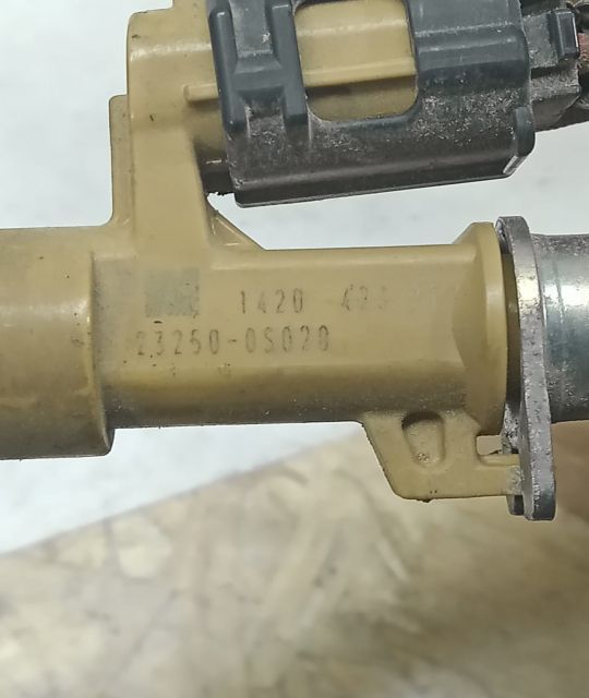 Rampa injectoare cu injectoare 23250-0s020  8212634021  3.0 d-4d d4d Toyota Tundra 2 (facelift) ser