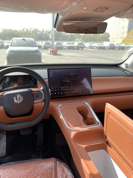 Leapmotor C-16 Hybrid