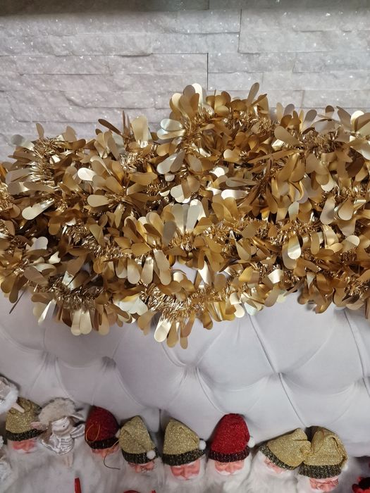 Lot decorațiuni brad ,globuri...