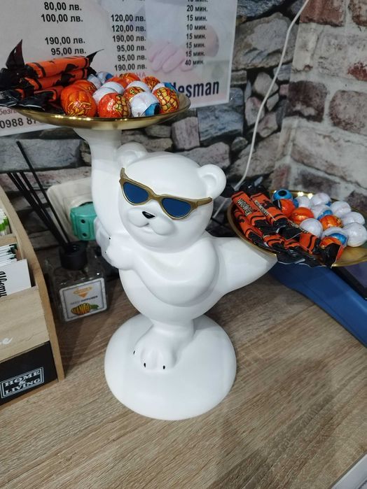 Арт Мечка Поставка за лакомства и др.