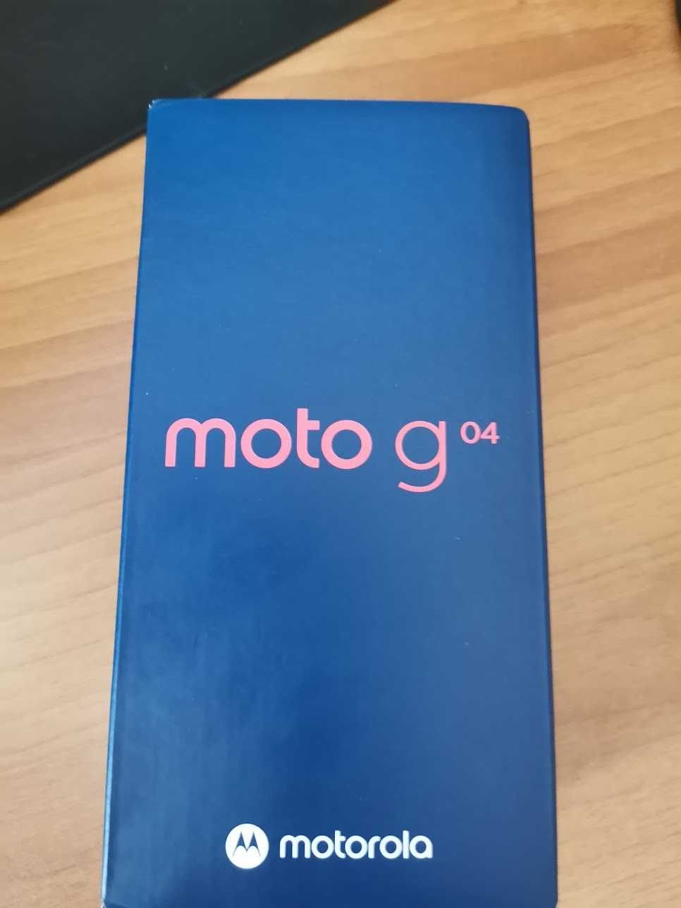 Продавам нов смартфон Motorola Moto G04 64GB 4GB RAM