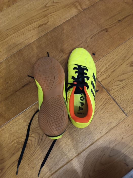 Adidași Copa sense 4