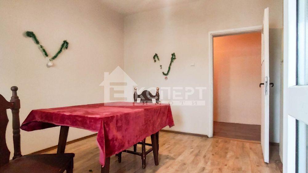 Продава се Тристаен апартамент в Пловдив, Христо Смирненски - 129 кв.м за 1202 €/кв.м - Снимка #9