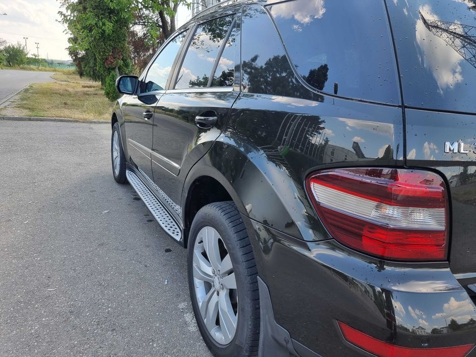 Dezmembrez Mercedes ML W164 Facelift ML320 ML350 ML500 ML420