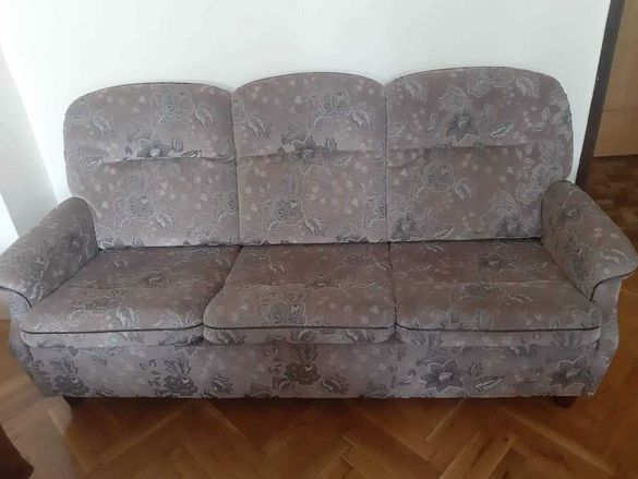 Холов диван много запазен
