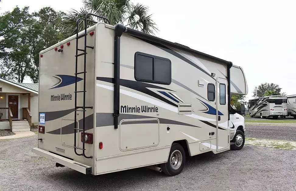 Winnebago Minnie Winnie 22R