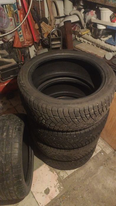 Продам шины на 18