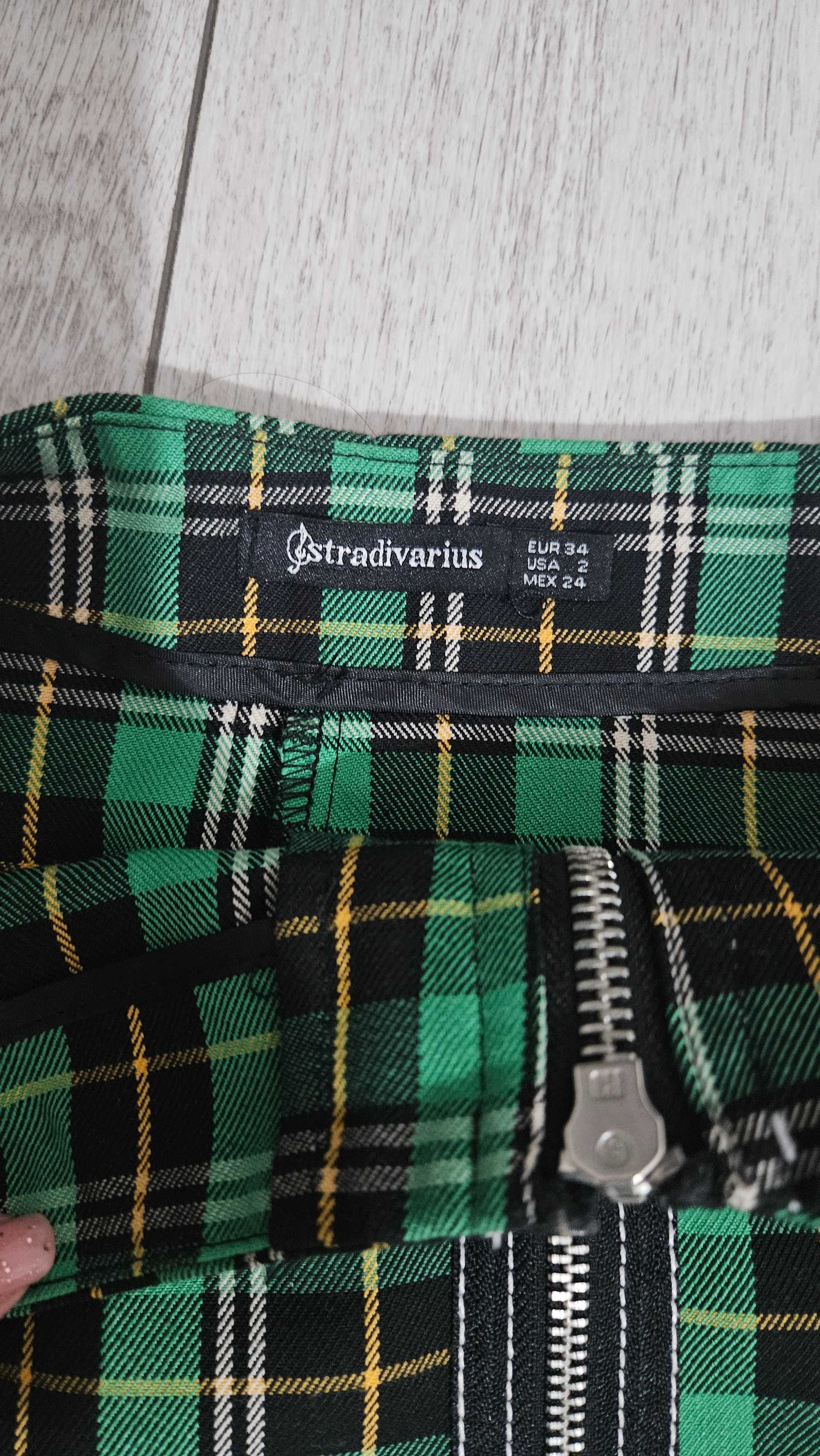 Fusta Stradivarius, Xs