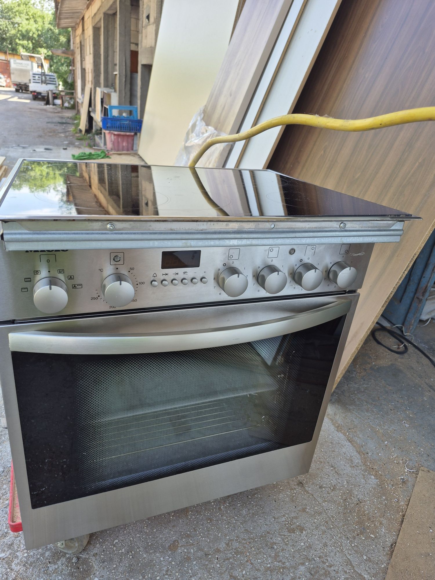 Miele фурна със индукционен плот