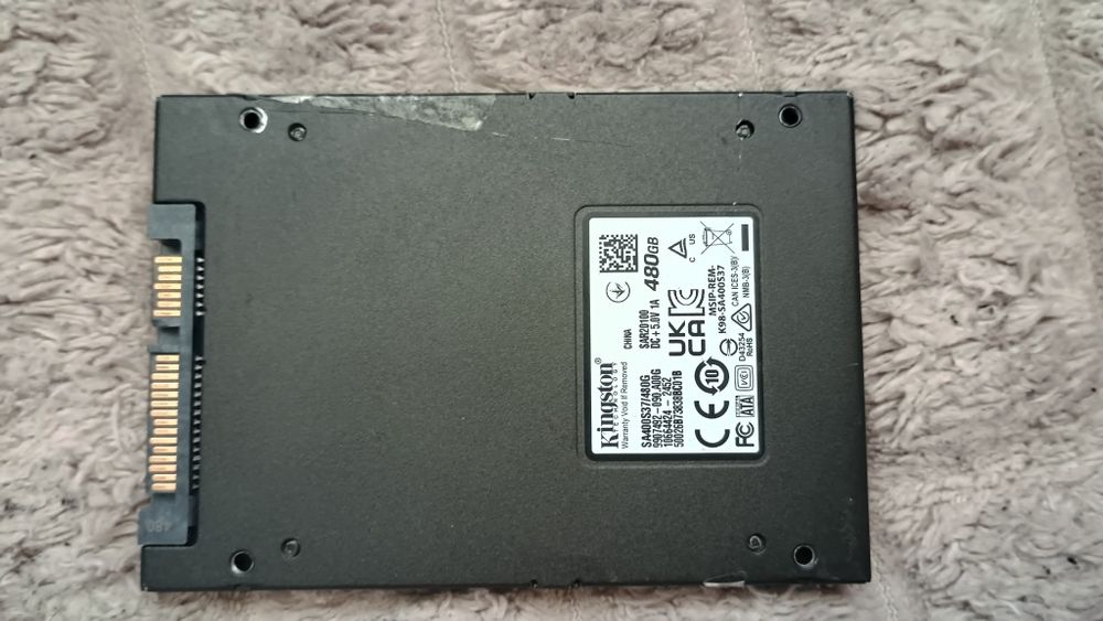Vând ssd 480gb Kingston