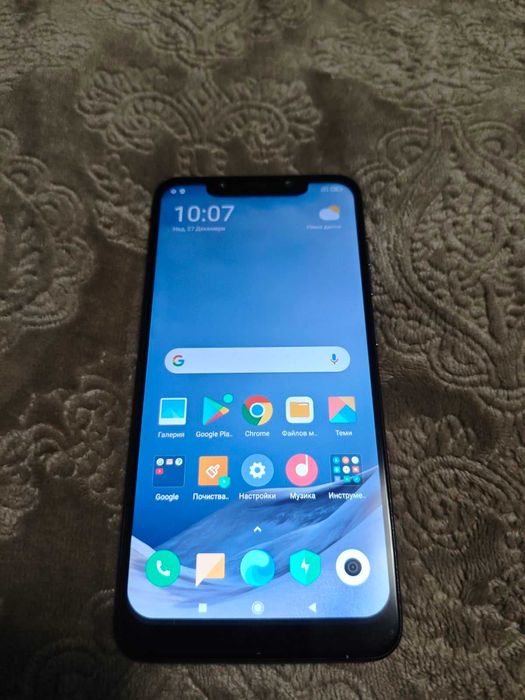 Продавам Pocophone F1 6/64GB