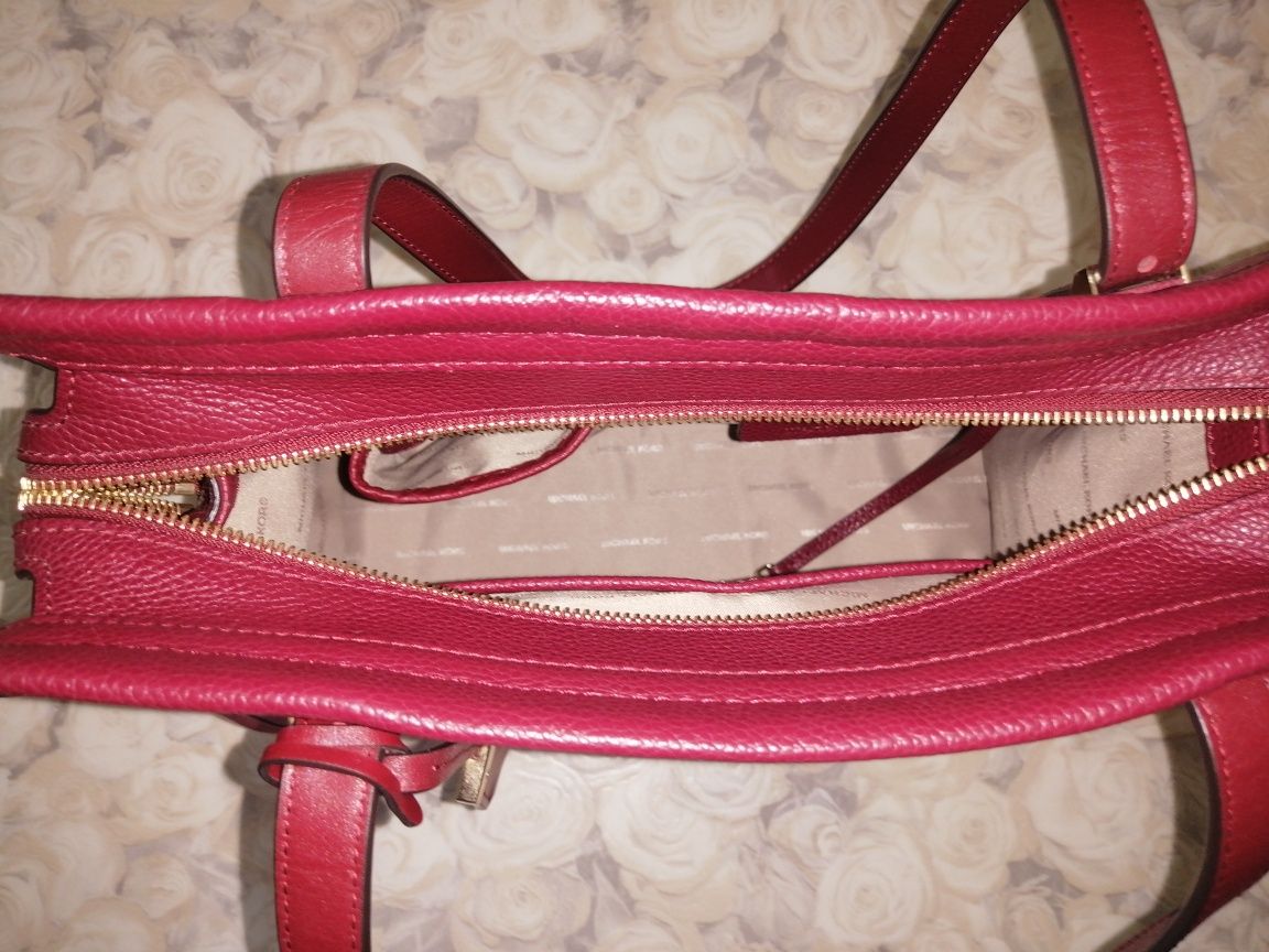 Оригинальная Michael Kors Voyager Large Saffiano Leather Tote Bag