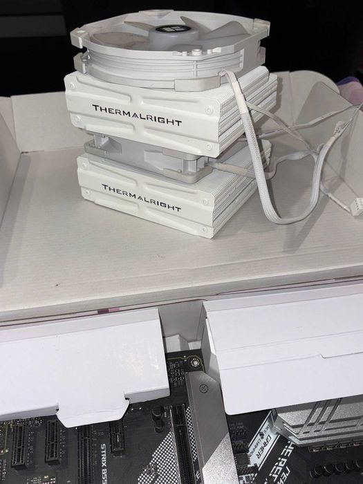 kit procesor ryzen7 5700x cu placa de baza ASUS STRIX b550-A white