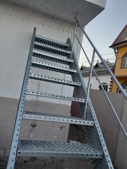 Scări metalice galvanizate la orice demisiune asiguram transport ori u
