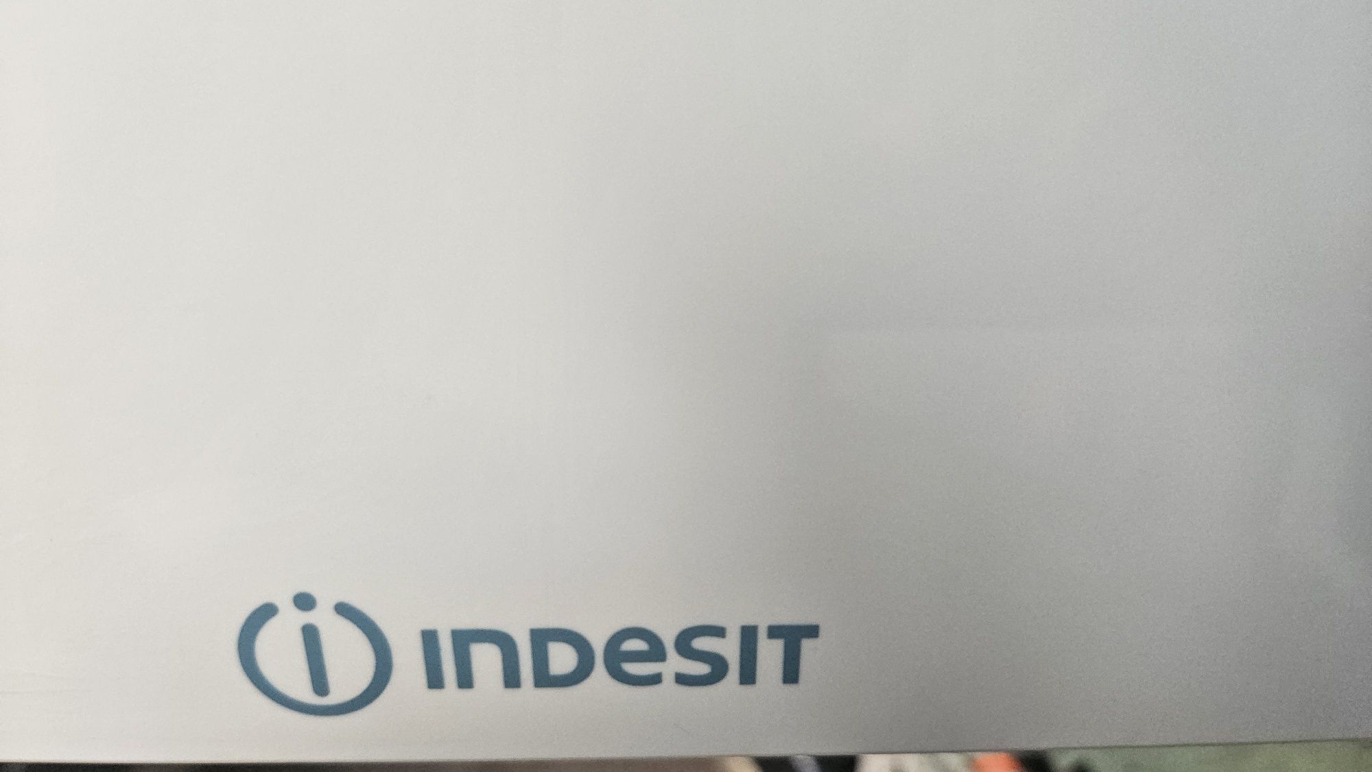 Хладилник за вграждане Indesit GSE 160