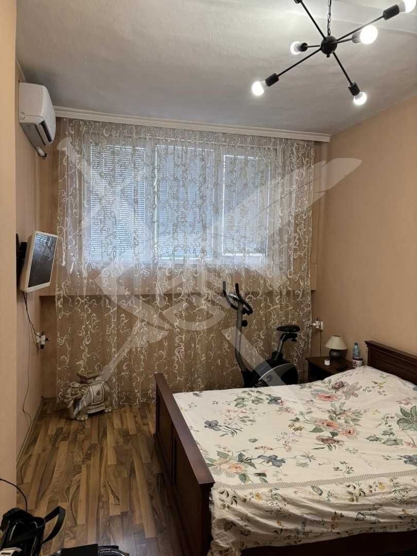 Тристаен апартамент в жк. Илинден № 77373