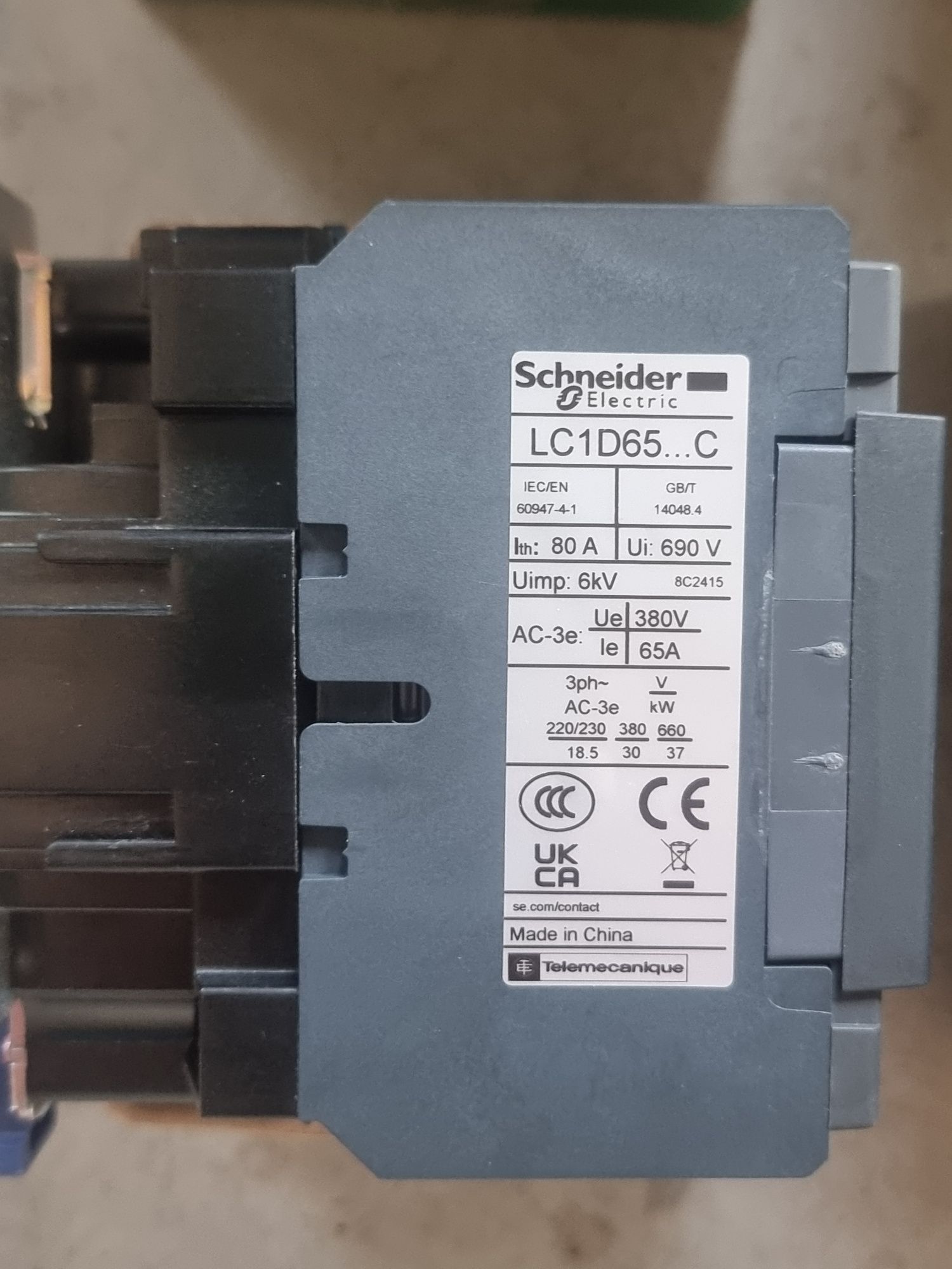 Contactor Schneider profesional