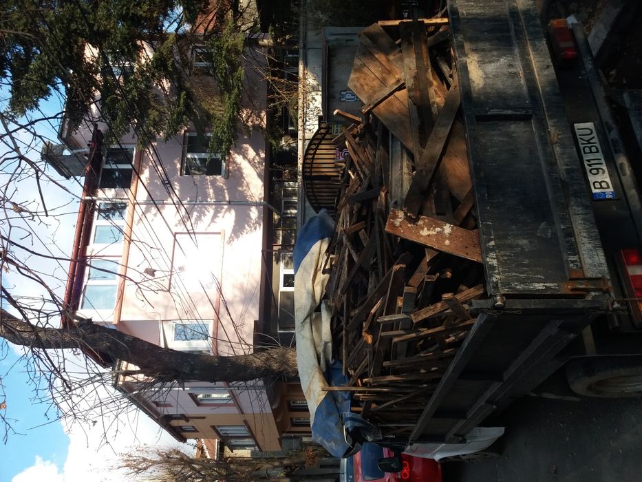 Lemne de foc din mobila veche