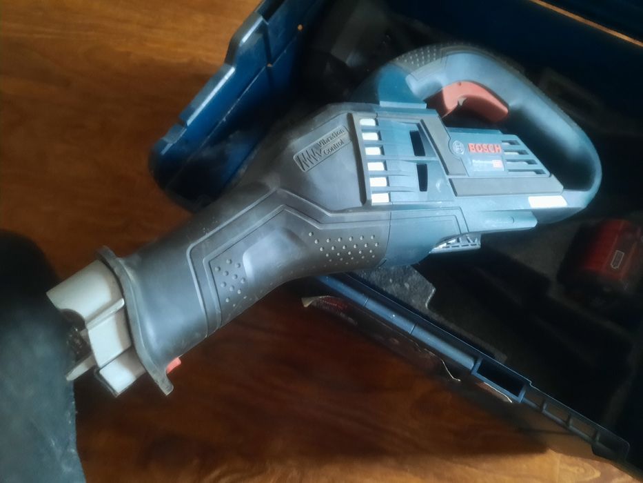 Fierastrau  sabie  Bosch profesional  18v