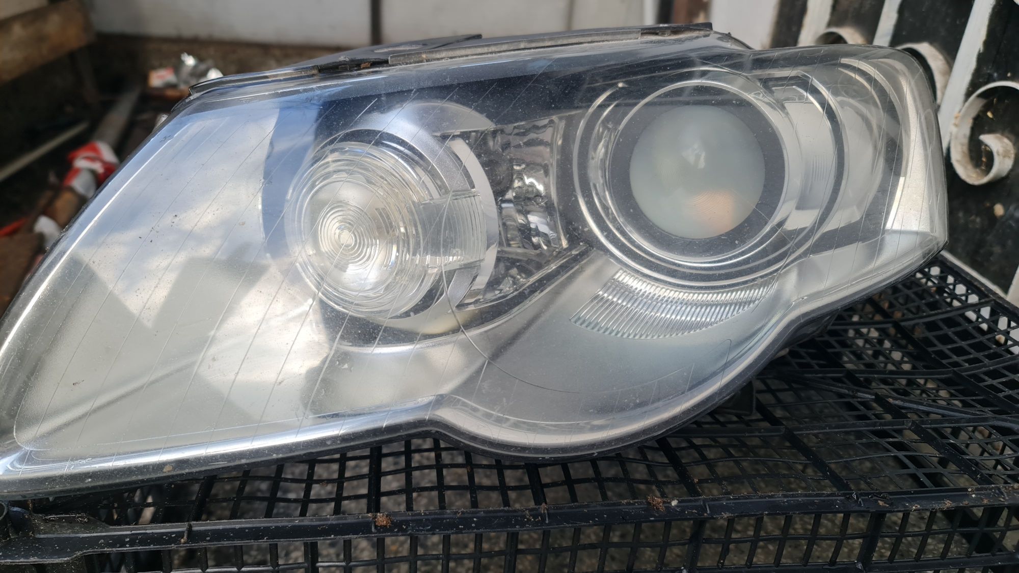 Фарове VW b6 bixenon valeo,крушки Osram xenarc d1s