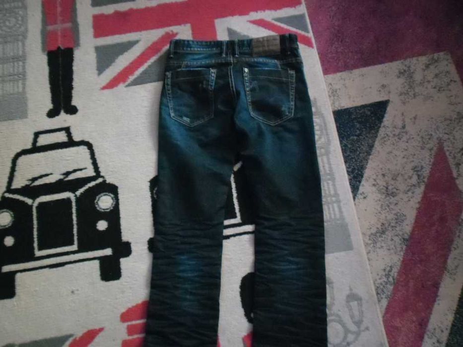 Продавам  дънки нови и пола BIAGGINI