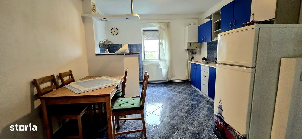 Micro 12 Targoviste, etaj 4/4 , VANZARE apartament 3 camere