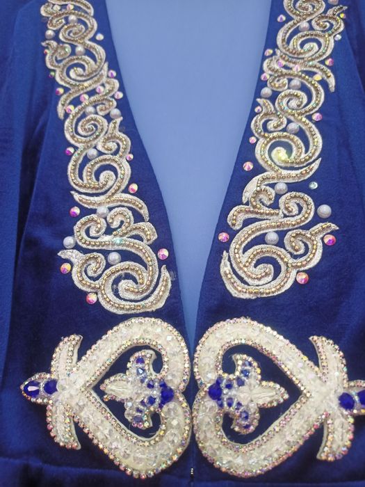 Платье и камзол (кажекей), куртка белая и безрукавка лаковая