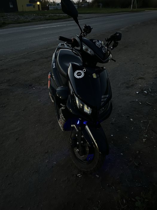 Обменяю скутер м8 на машину