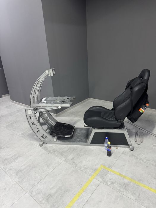 кресло для симулятора гонок