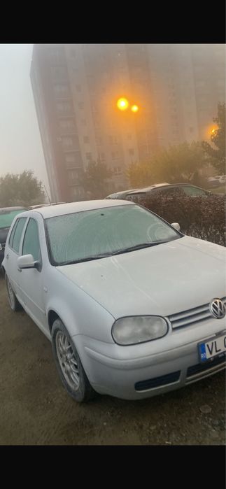 Vand golf 4 cu toate actele valabile