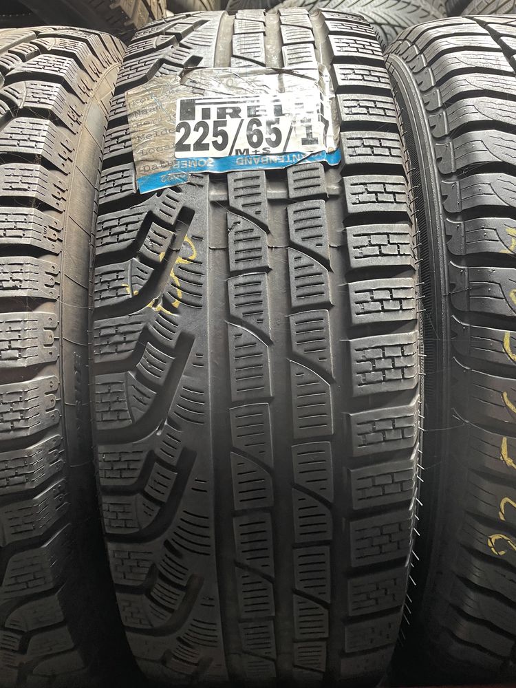 225/65/17 Pirelli M+S