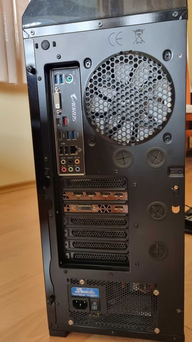 Desktop PC - i5-8600 GeForce GTX 1080 TI Aorus, 4 TB HDD