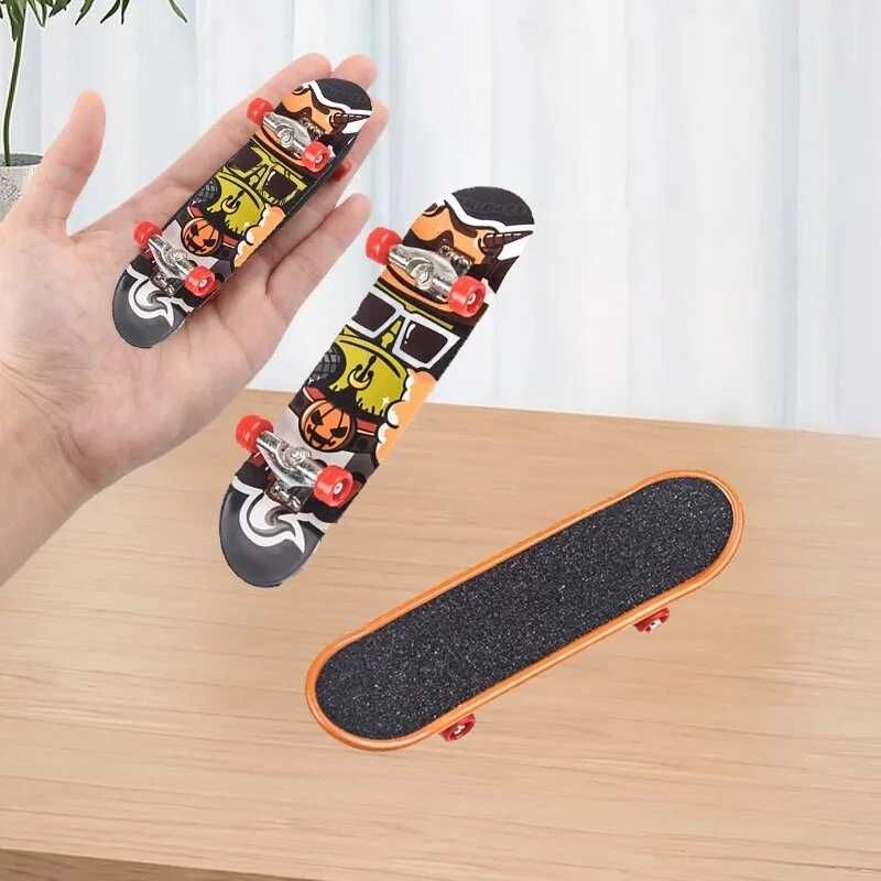 Set 2 fidget toys skateboard. Metalic, cu suprafață abraziva