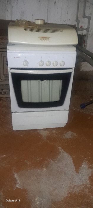 Газ плита и вытяжка