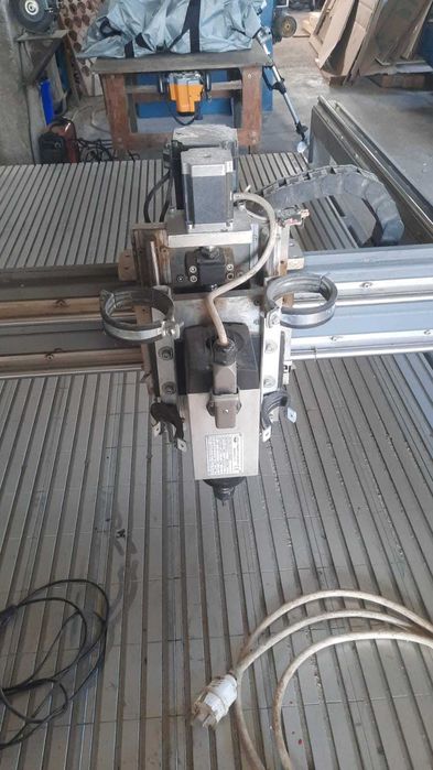 Vand Router freza CNC prelucrare lemn 2.2 Kw