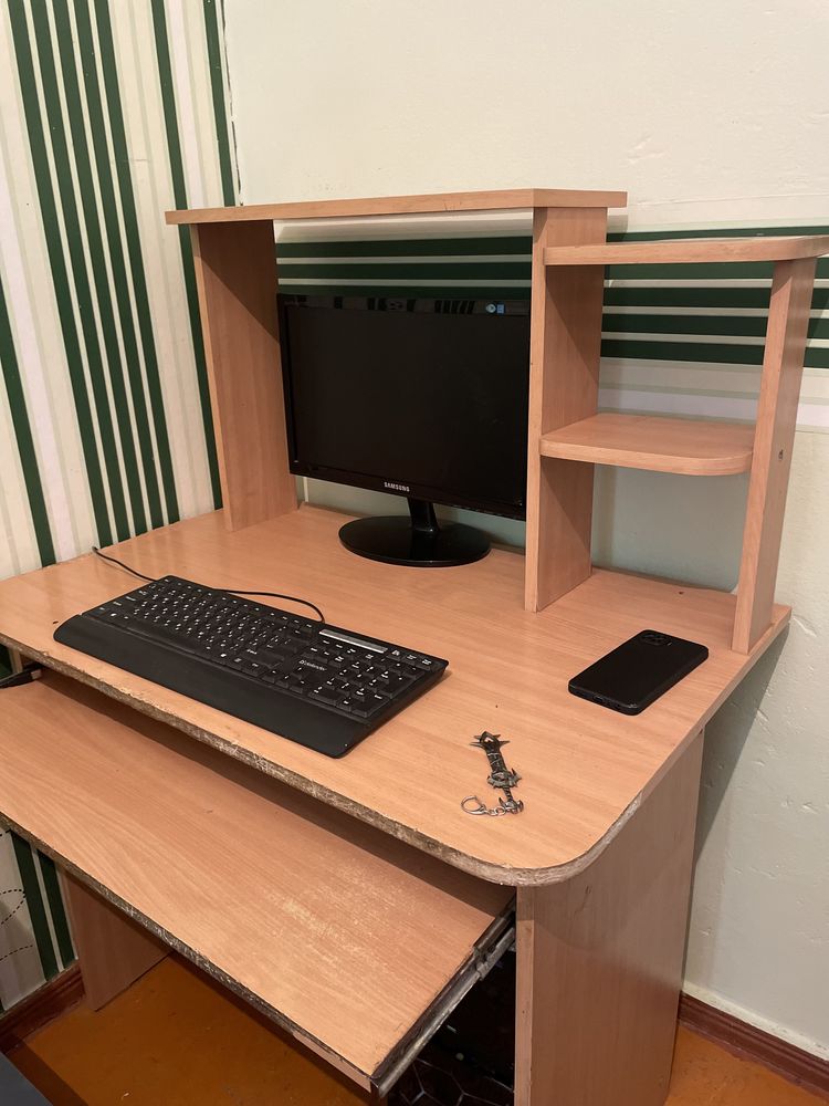 Компьютерный стол за 5000