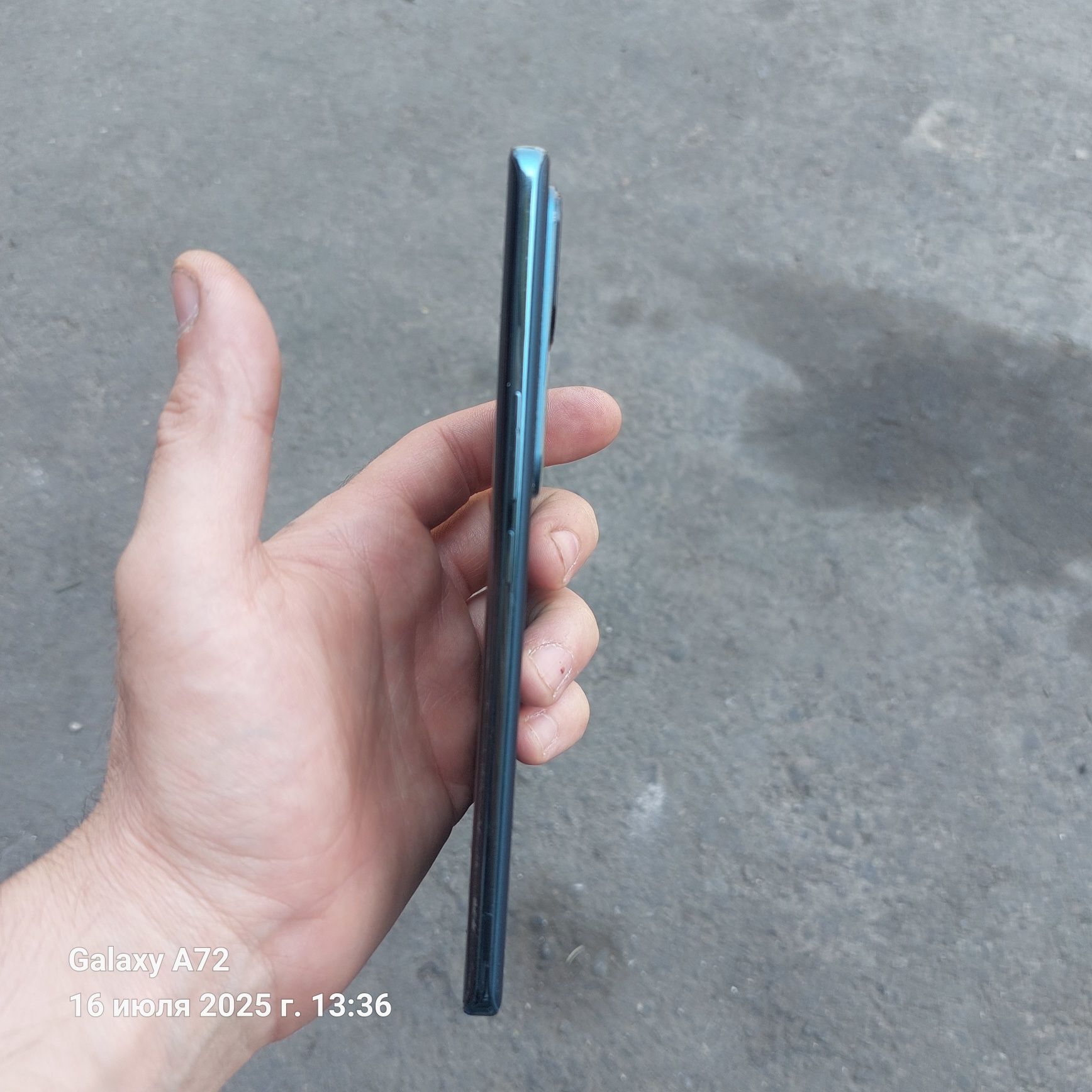 Vivo v30 в хорошем состоянии работает отлично.