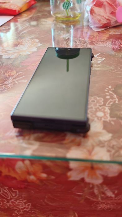 Продавам Samsung Z Fold 6