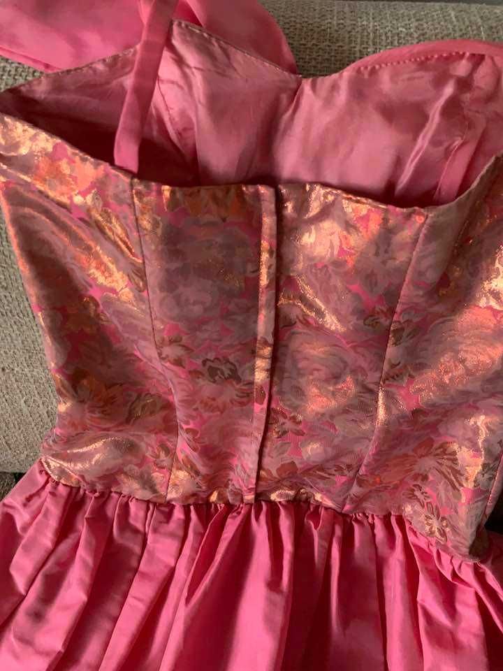 Vand rochie Vintage  deosebita marimea 42/44