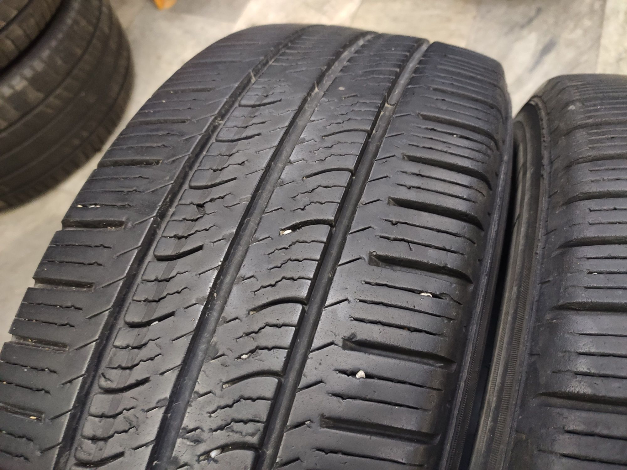 2бр Всесезонни Гуми за БУС 235 65 16 С - Pirelli