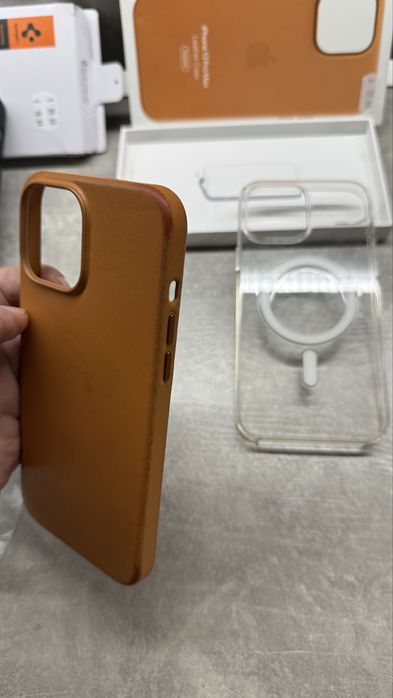 Оригинални Калъф и Clear Case Apple 13 Pro Max+Spigen