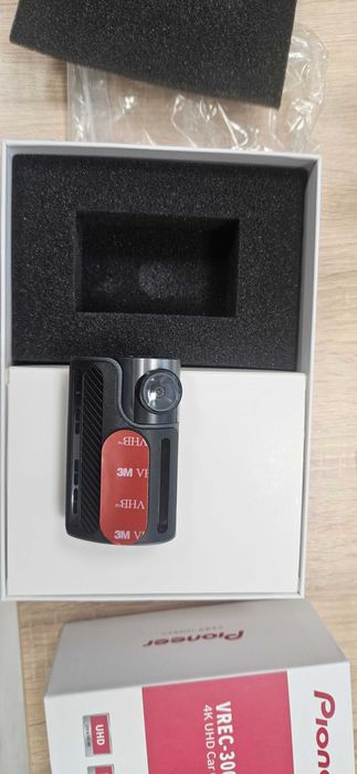 Видеорегистратор Pioneer VREC-300CH-EC1 4K UHD Car DVR