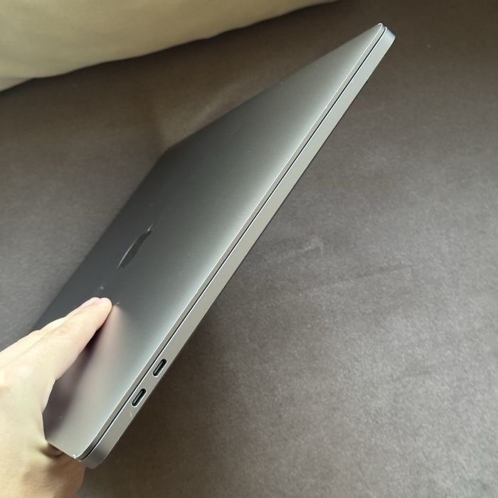 лаптоп Apple Macbook Pro 16 2019 16GB RAM 512GB SSD