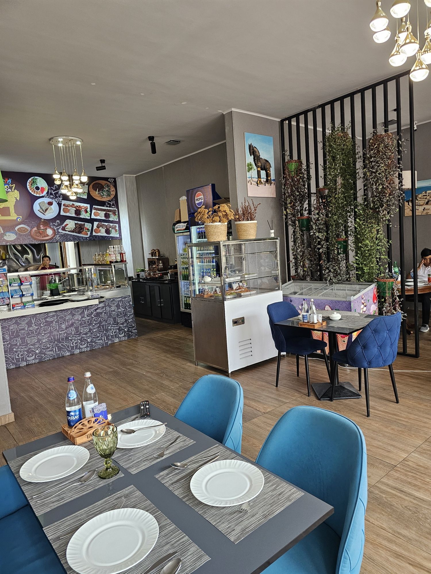 Mini Restorant, kafe (tayyor biznes sotiladi)