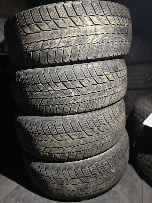 Комплект зимней резины 215/60 р16