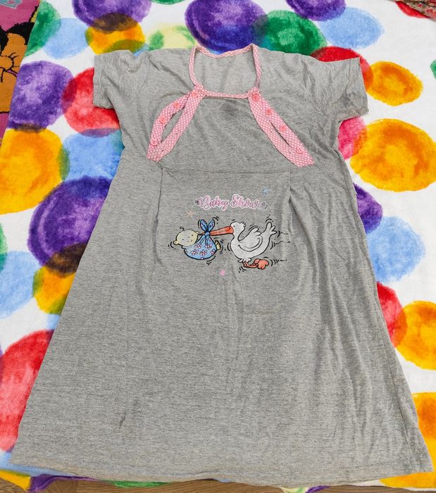 Vând cămăși graviduțe și de alăptat