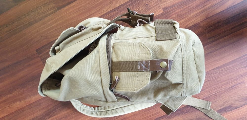Courser F2001G Canvas Backpack Bag for Canon/Nikon/Panasonic/Fuji Digi