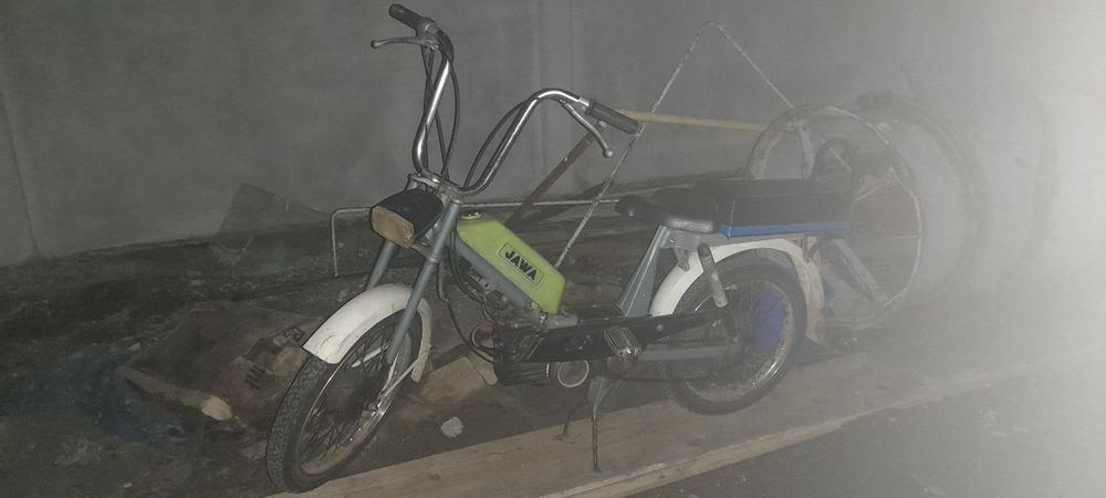 Vand motoreta jawa cu pedale