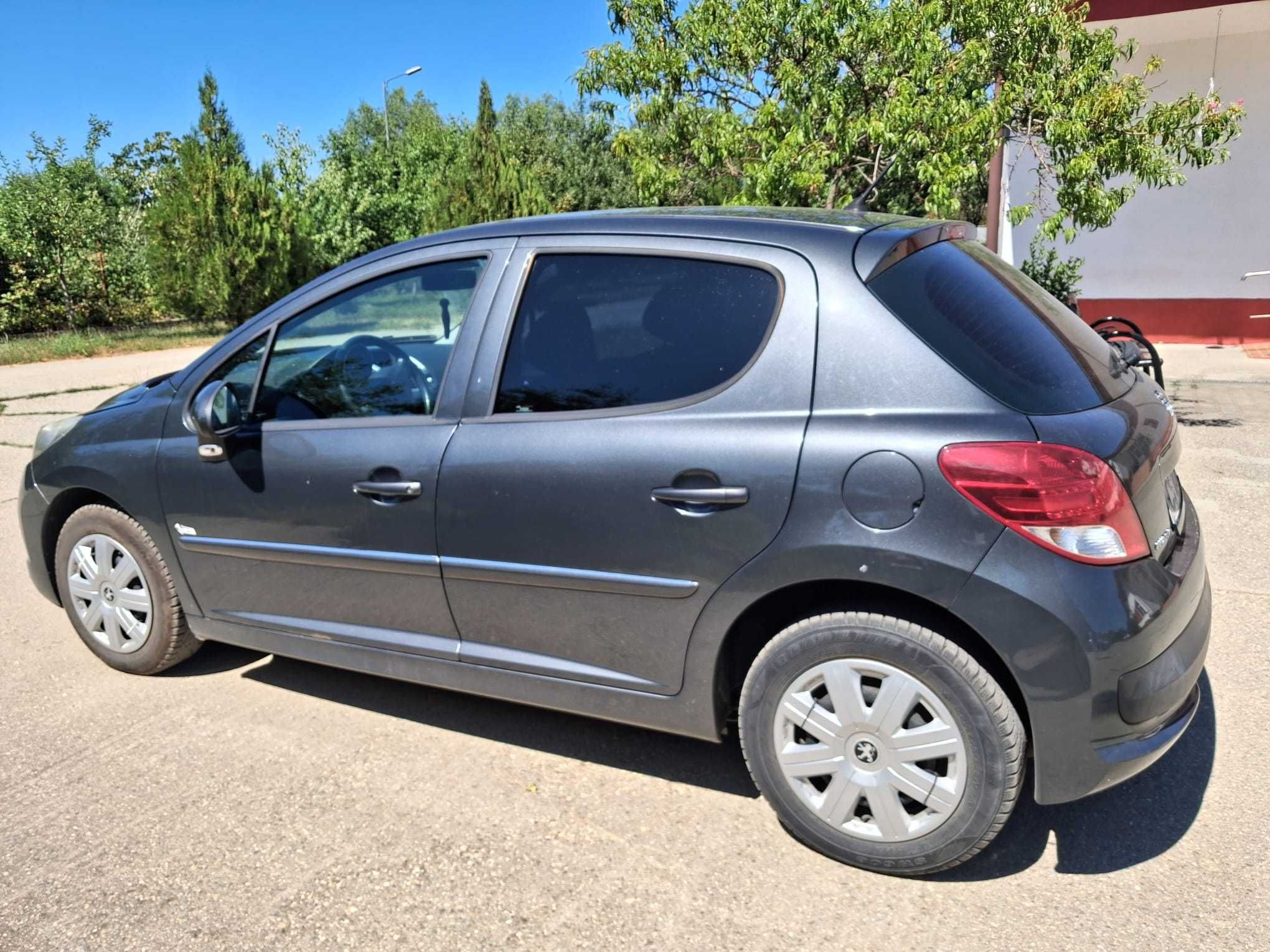 Vând Peugeot 207 – 1.4 benzină – 2011 –