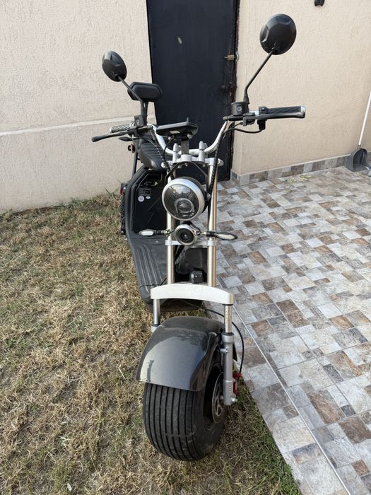 Vand scuter electric